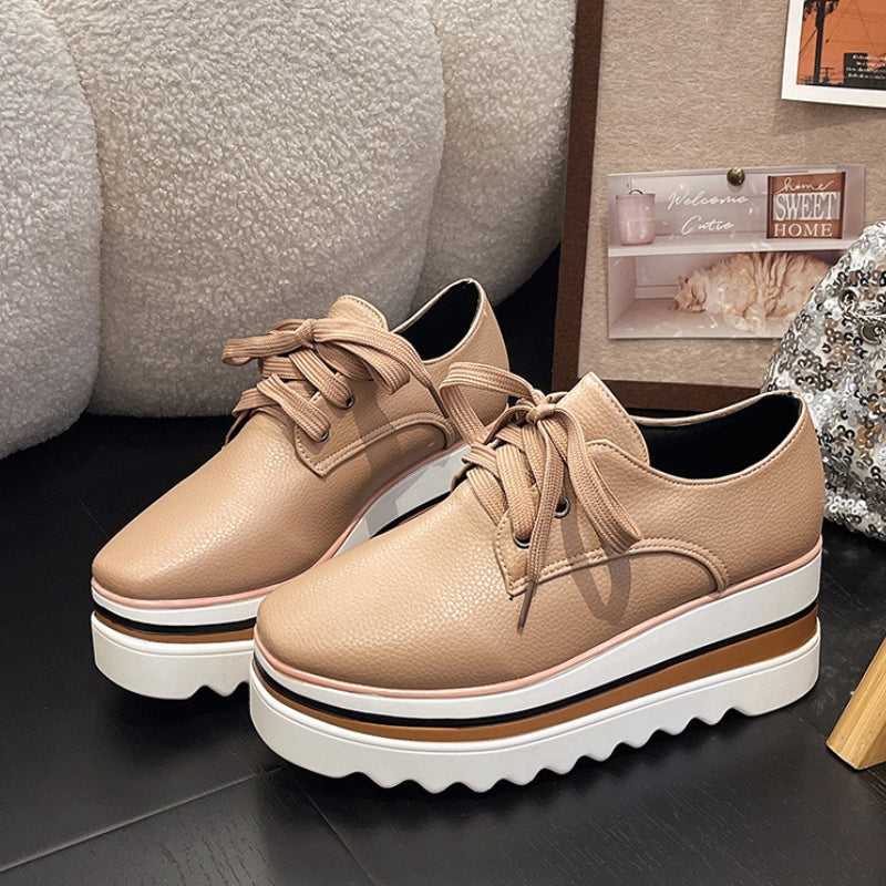 Effortless Sneakers With Sleek Design And Comfort 1