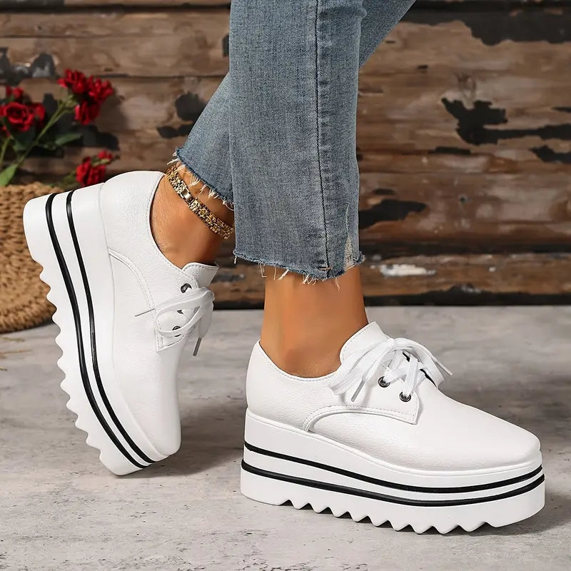 Effortless Sneakers With Sleek Design And Comfort 3
