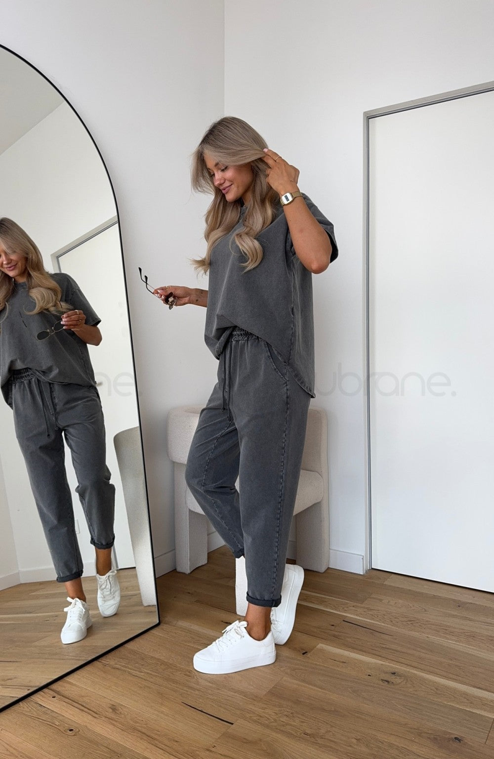 Effortless Women's Loungewear Set With Relaxed Fit 1