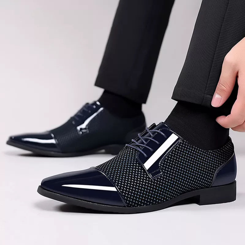 Elegant Men's Black Dress Shoes with Brogue Detail 3