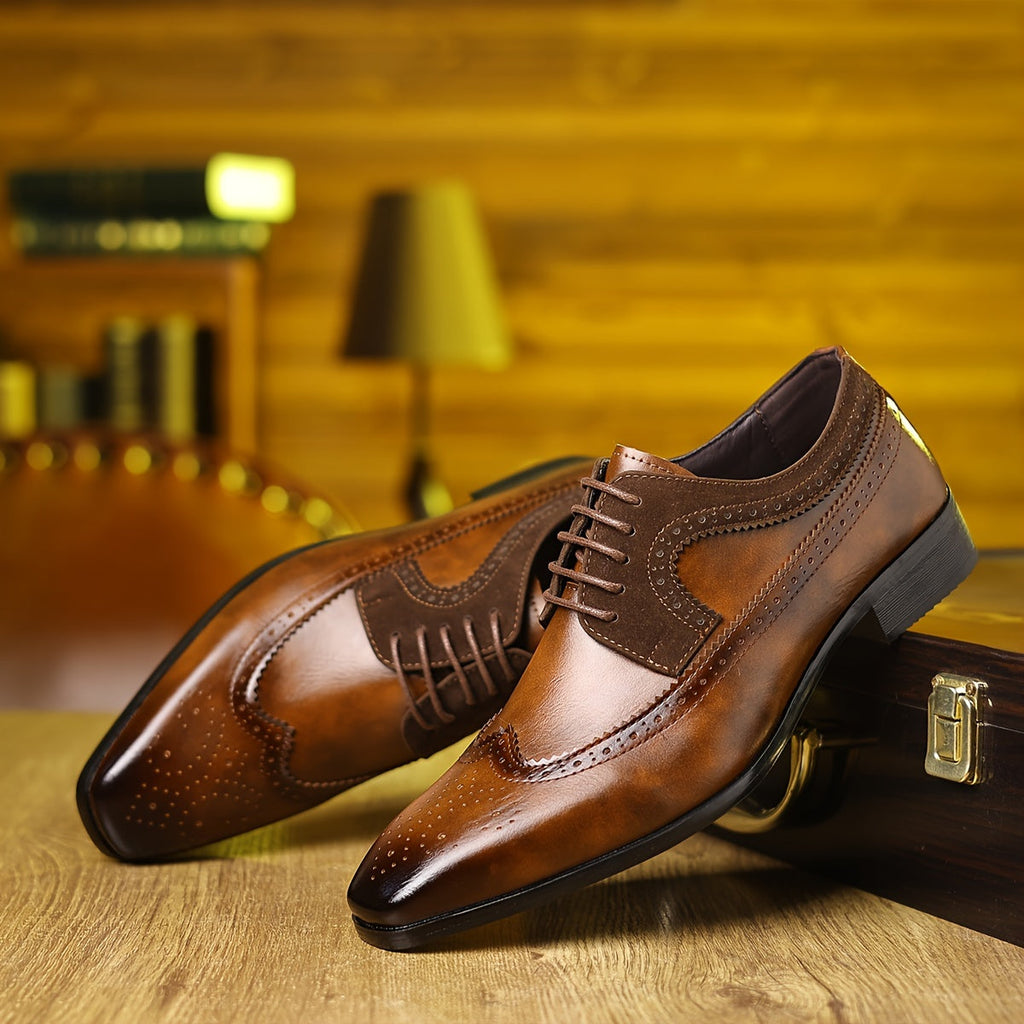 Elegant Two-Tone Oxford Shoes With Wingtip Design 1