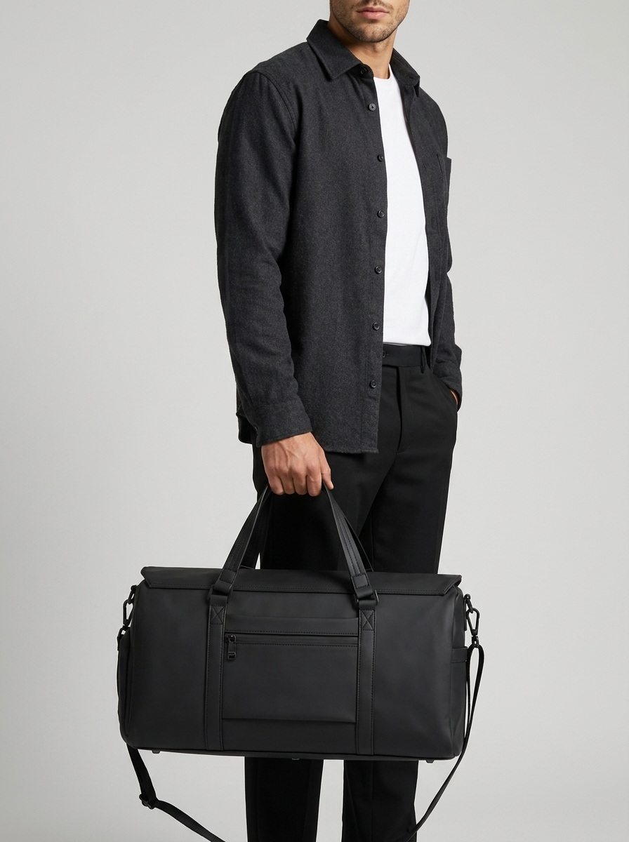 Men's weekend holdall bag with a shoe compartment
