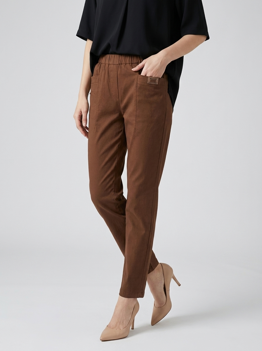 Women's cotton trousers with a relaxed fit