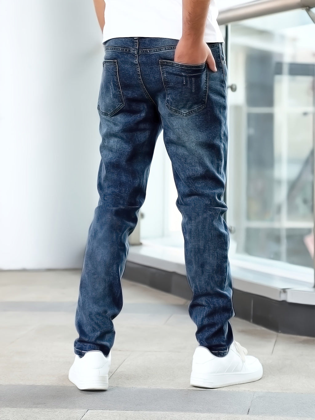 Men's blue slim fit washed denim jeans