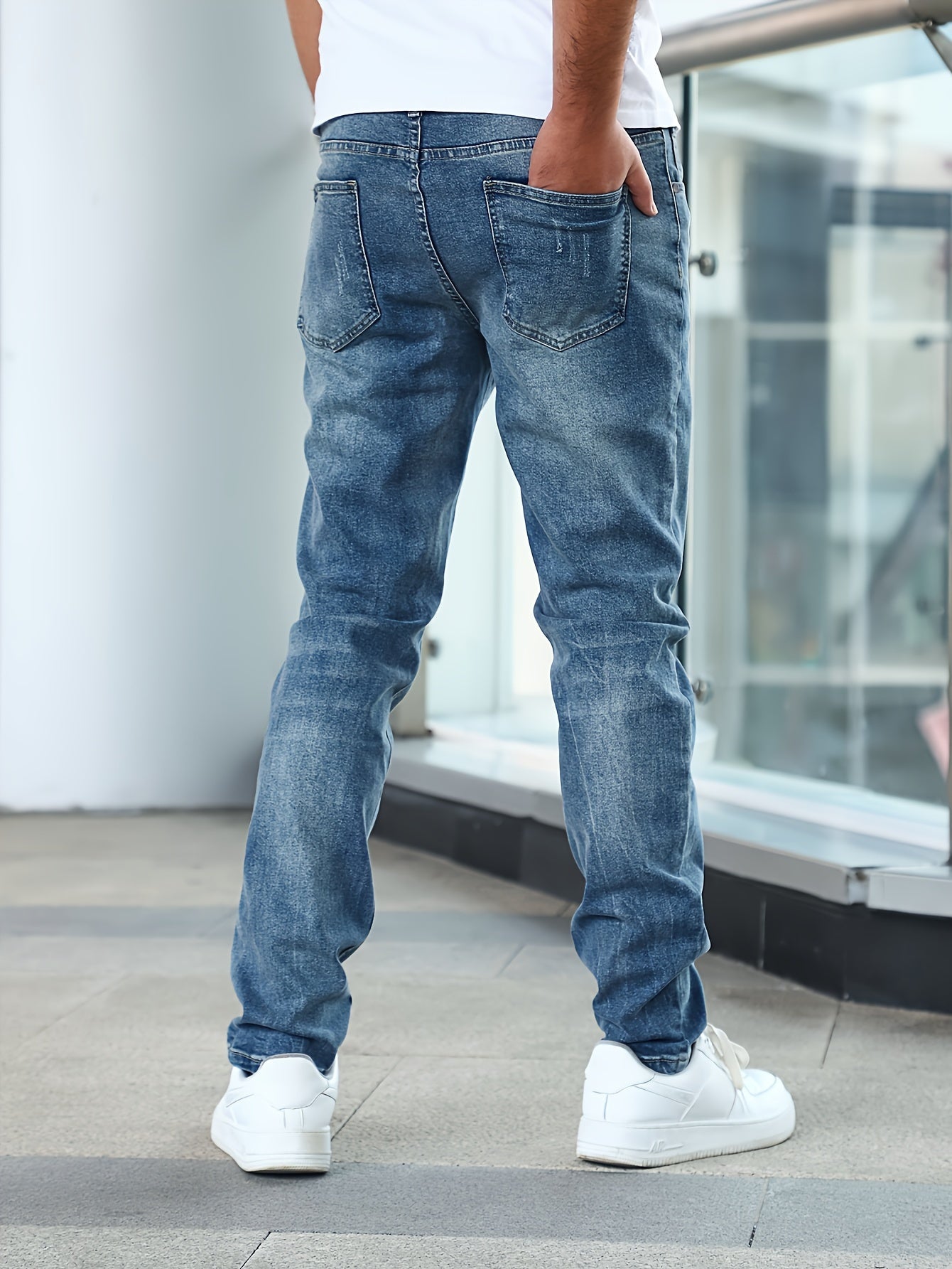Men's blue slim fit washed denim jeans